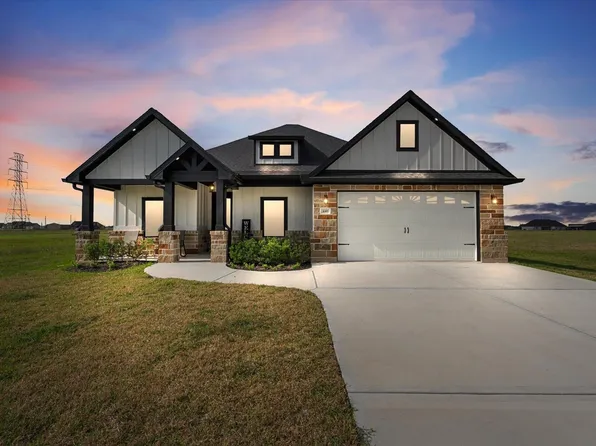 447 Sunset Trl, Angleton, TX 77515