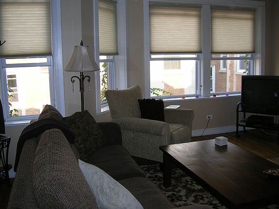 3rd image of 877 W Cornelia Ave #3