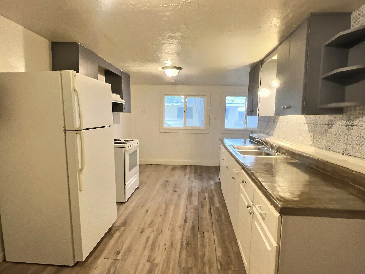 2 bed, 901 sqft, $1,000 — Photo 4