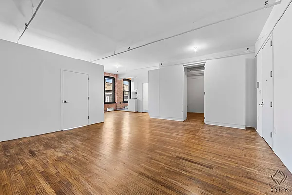 Rented by ERNY LLC | media 4