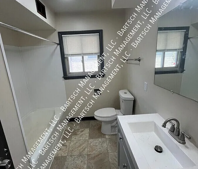 4118 N 91st St #4 — Photo 9