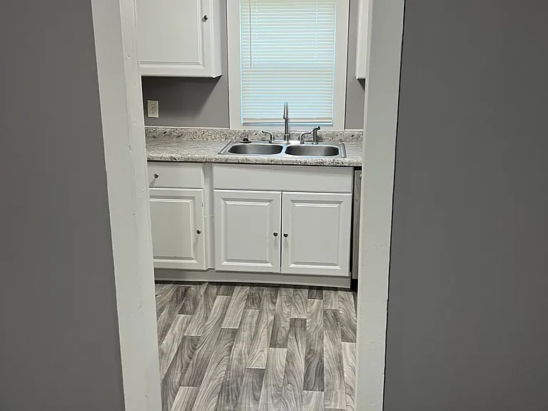604 E Angus St — Photo 5