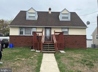 825 Devenney Dr, Bellmawr, NJ 08031