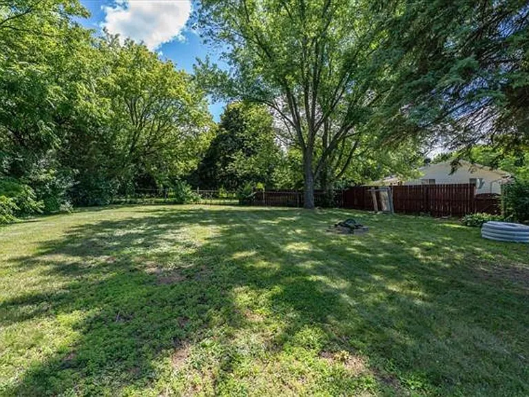 3909 Patrick Henry Way — Photo 20