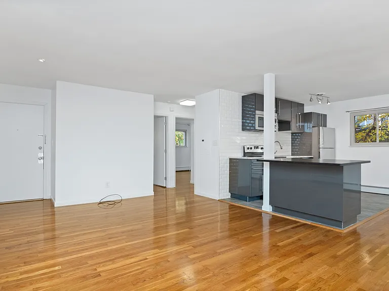2821 Griffiths Ave-6865 2821 Griffiths Ave-6865