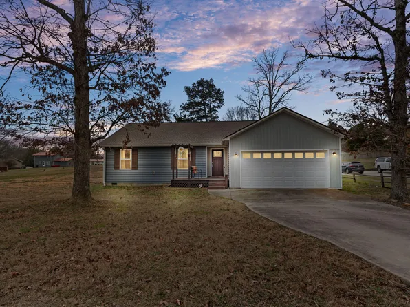 211 Oakwood Cir NE, Cleveland, TN 37312