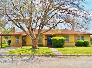 122 Palmo Dr, Luling, TX 78648