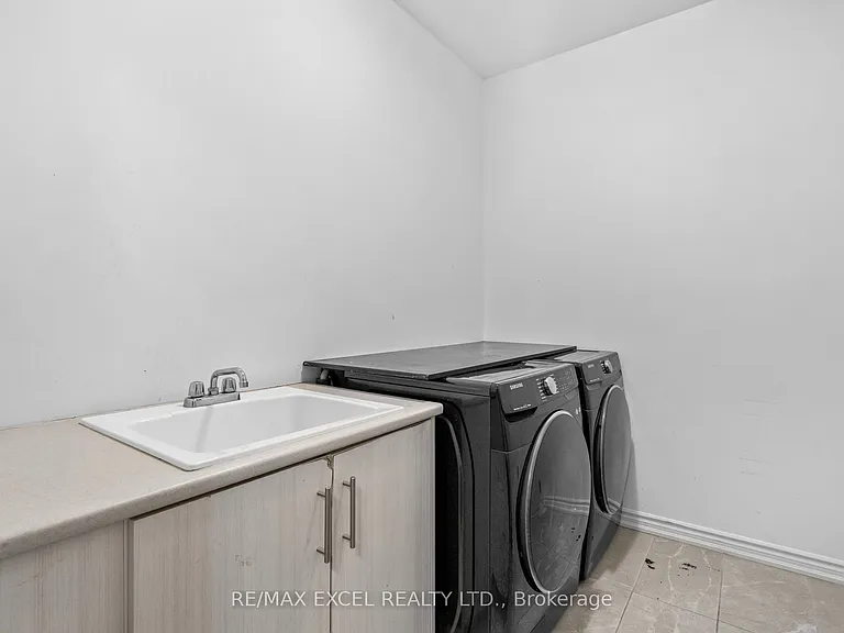 37 Macpherson St — Photo 13