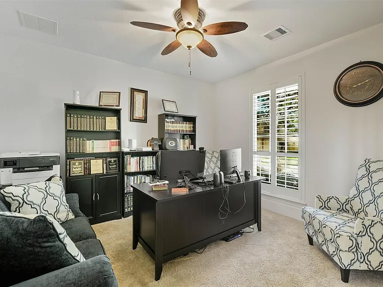 17611 Fossil Ridge Ln — Photo 5