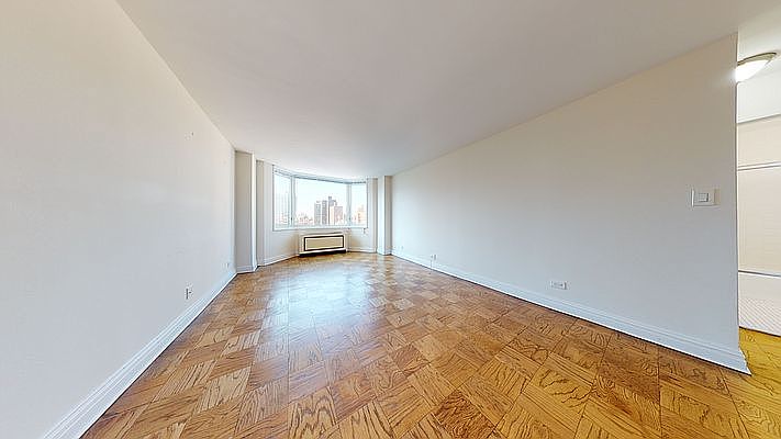 1st image of 400 E 71st St APT 23I