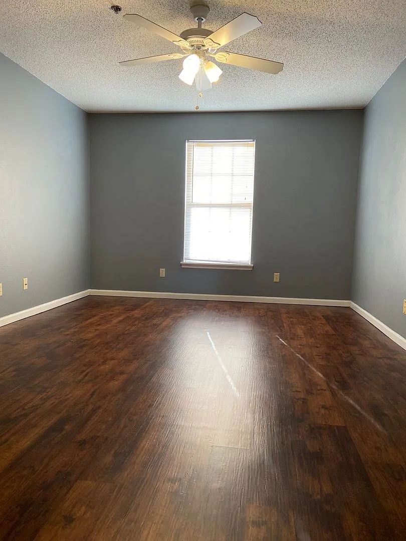 Condominium in FoxPointe — Photo 4
