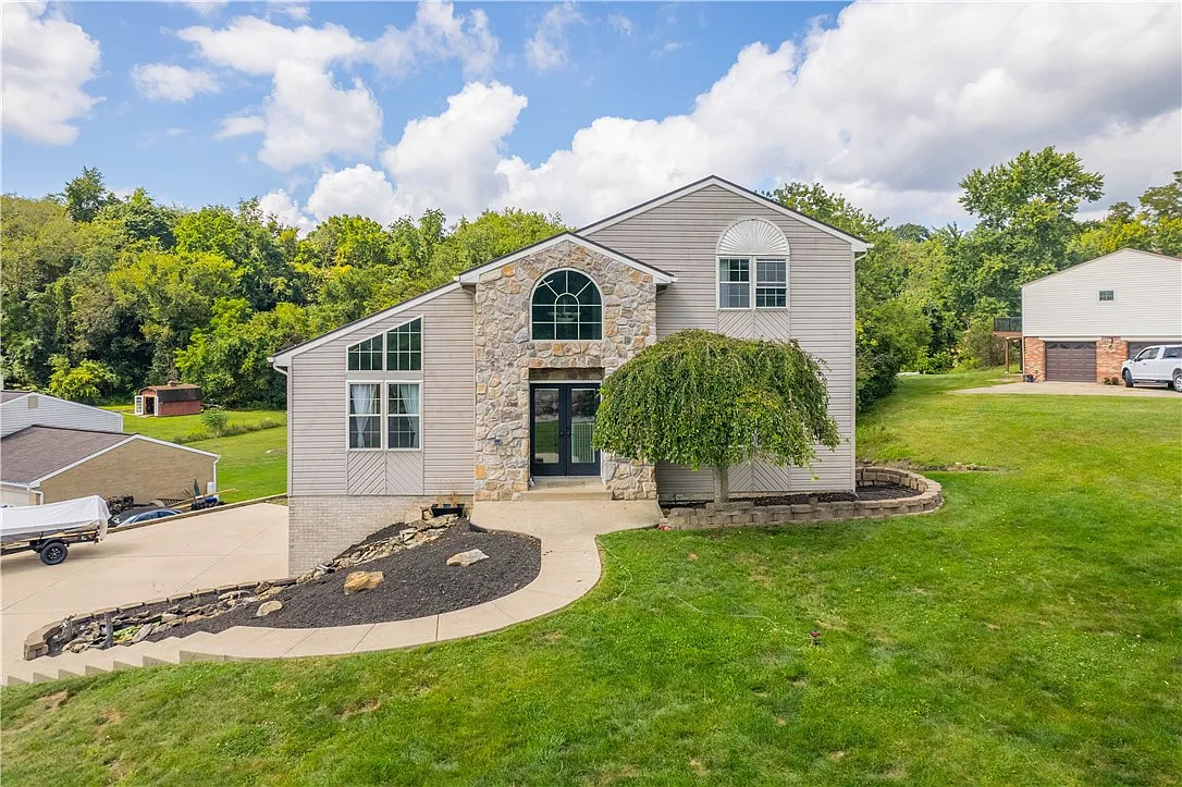 5143 Chevy Chase Dr photo 1