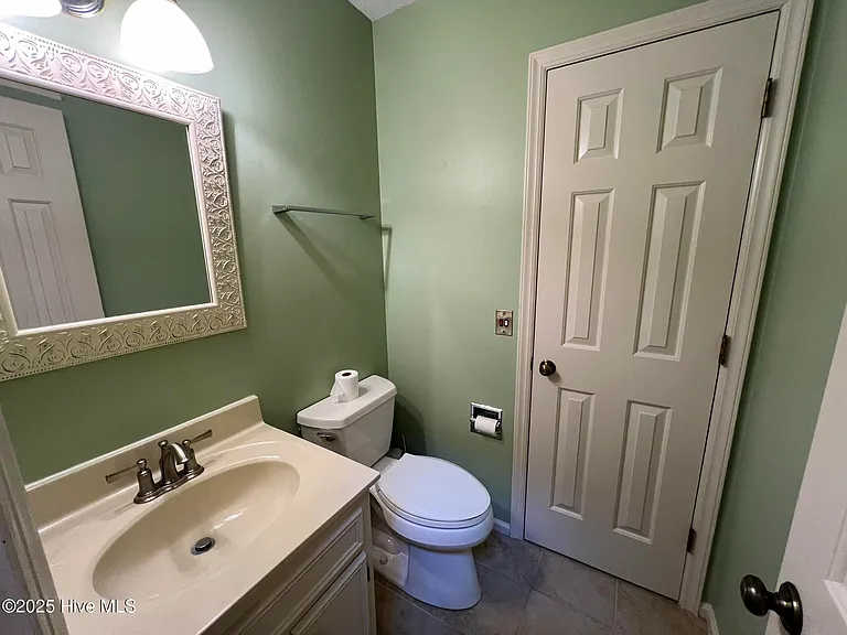 225 E New York Ave — Photo 6