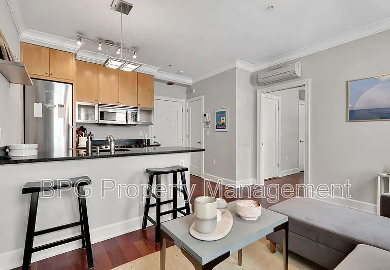 1121 24th St NW #204 — Photo 10