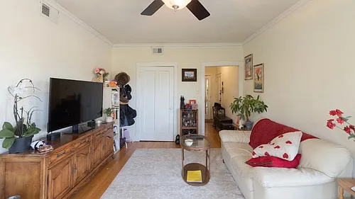 2557 W Eastwood Ave #3 Photo 1