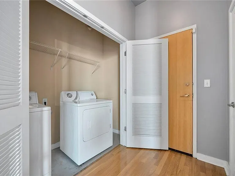 400 W Peachtree St NW #2504 — Photo 20