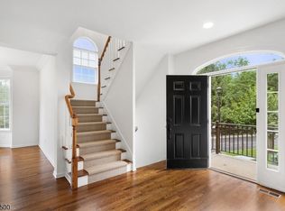 8 Lackawanna Ct, Chatham, NJ 07928
