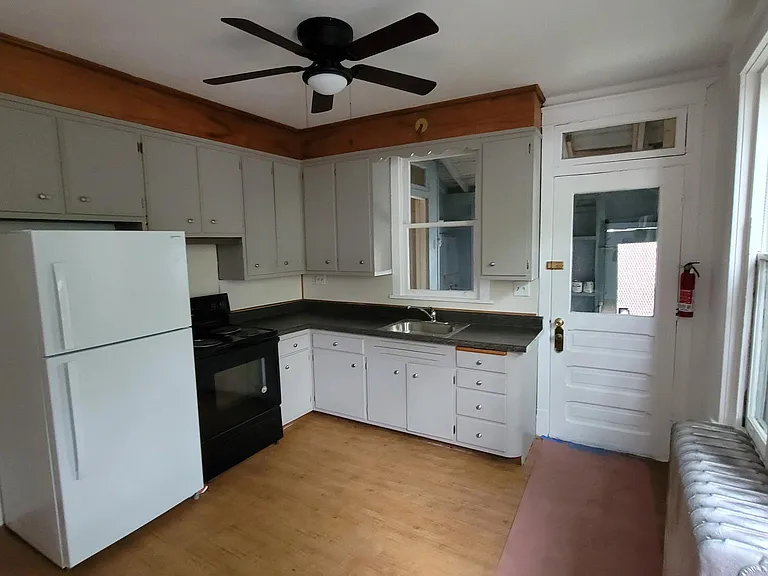 324 Spring St #1 — Photo 39