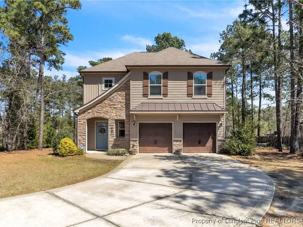 76 Slate Dr, Spring Lake, NC 28390