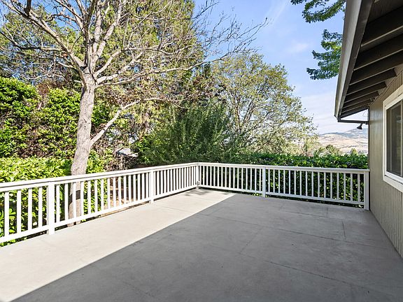 4th image of 805 Walker Ave