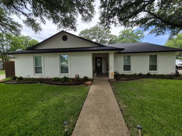 405 Lindenwood Ln W, Hewitt, TX 76643