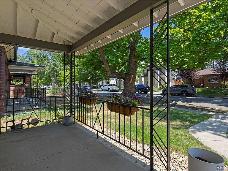 881 S Emerson St — Photo 4