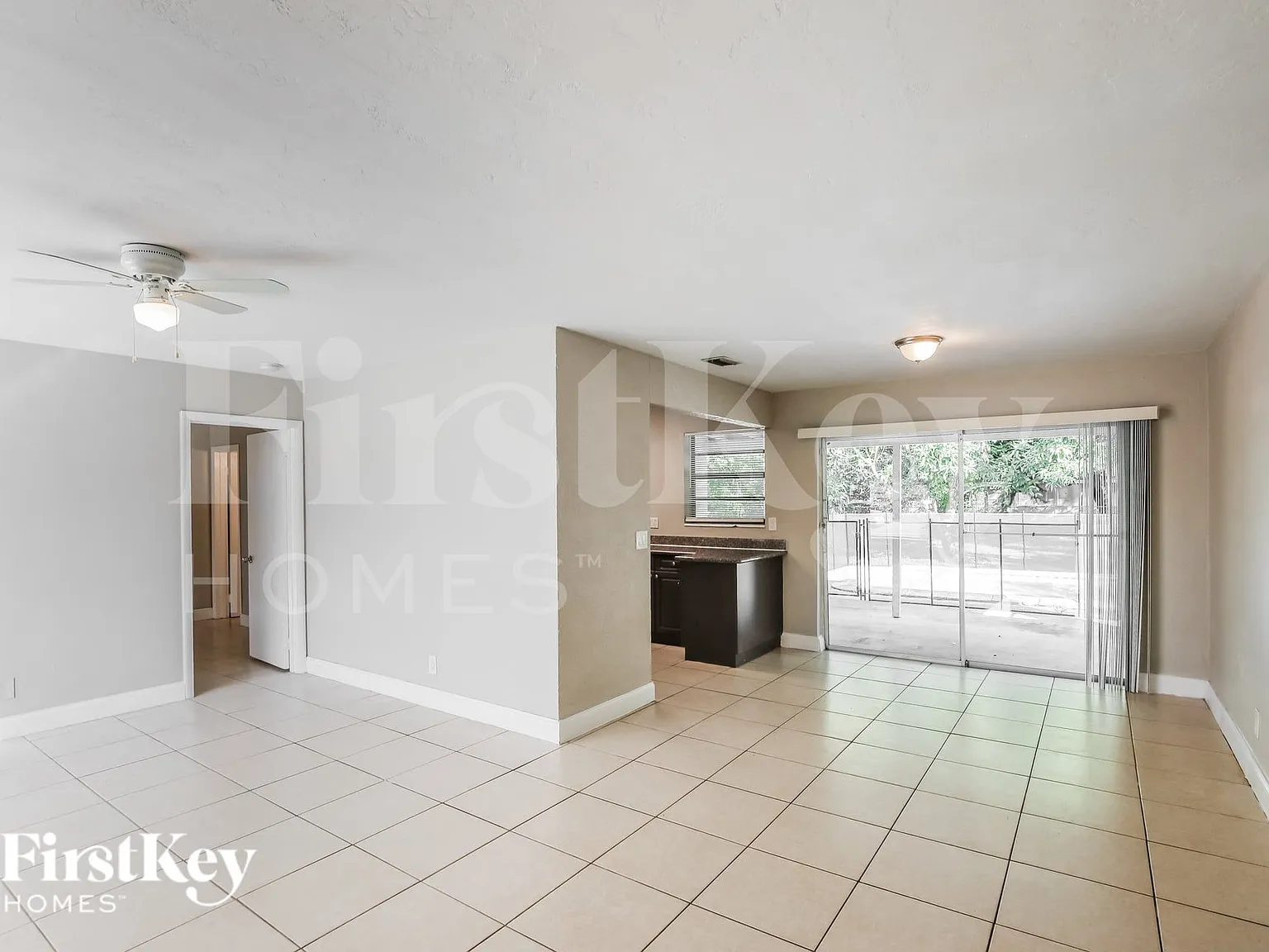 3 bed, 2.0 bath, 1387 sqft, $3,085 — Photo 2