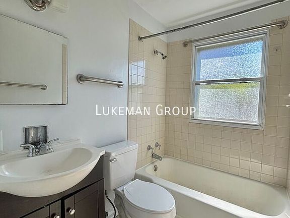 4th image of 1117 S Westnedge Ave APT 1