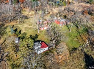 15245 Roepke Rd, Gregory, MI 48137