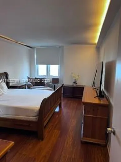 2301 Collins Ave #1025 — Photo 9