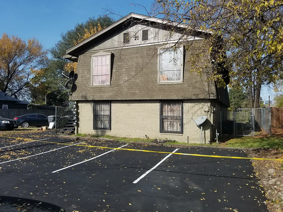 1415 Metropolitan Ave #201