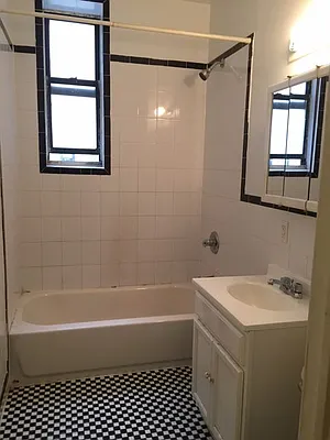 Rented by Lang Realty LLC | media 4