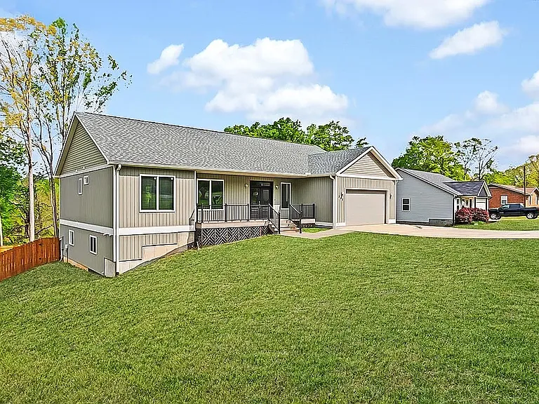 308 Pineridge Dr — Photo 2
