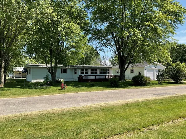 211 N 2nd St, Herrick, IL 62431