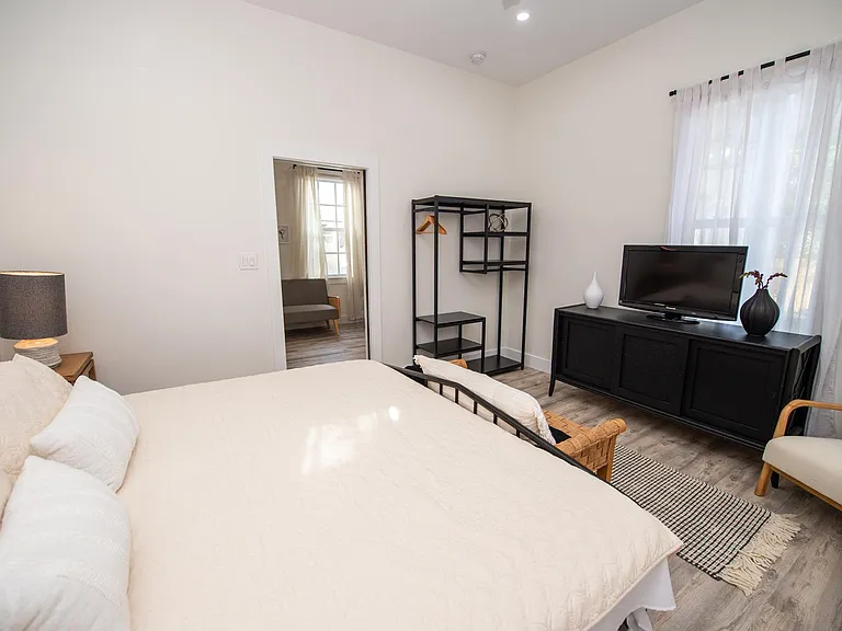 613 Fleming St — Photo 1