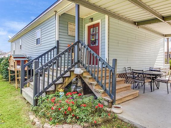 2nd image of 2301 Denby Ln
