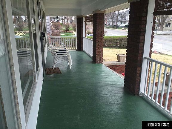 4th image of 3051 S 32nd Ave