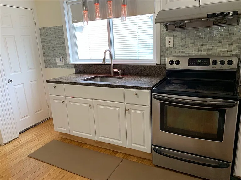 292 Billings Rd — Photo 4