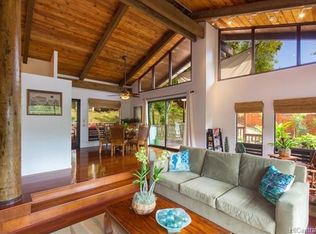 903 Puuomao Pl, Honolulu, HI 96825