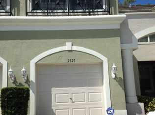 2121 Park Crescent Dr, Land O Lakes, FL 34639