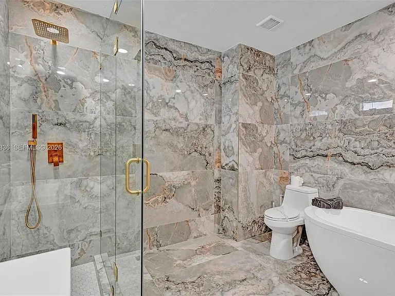 5440 NE 22nd Ave — Photo 16