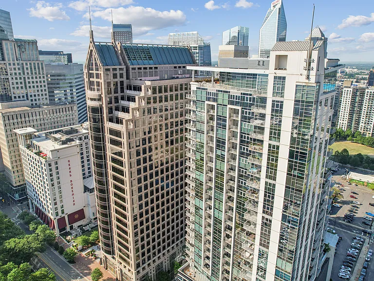 333 W Trade St #22 — Photo 31