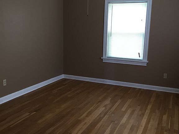 2nd image of 3208 S Polk St