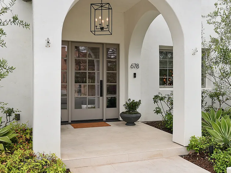 678 Guadalupe Ave — Photo 2