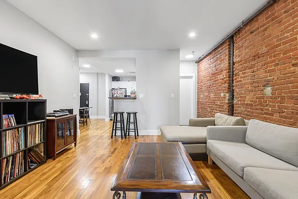 Rented by Corcoran | media 10