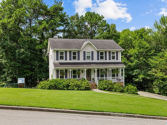 3rd image of 1405 Belmont Ln