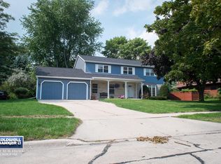 816 Manistee Ct, Manitowoc, WI 54220