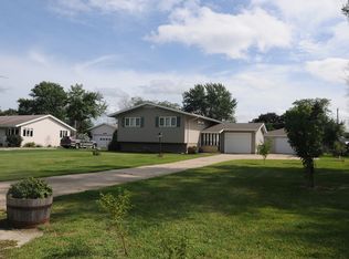 1455 Lantern Ln, Morris, IL 60450