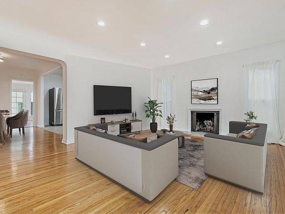 2nd image of 2138 Veteran Ave