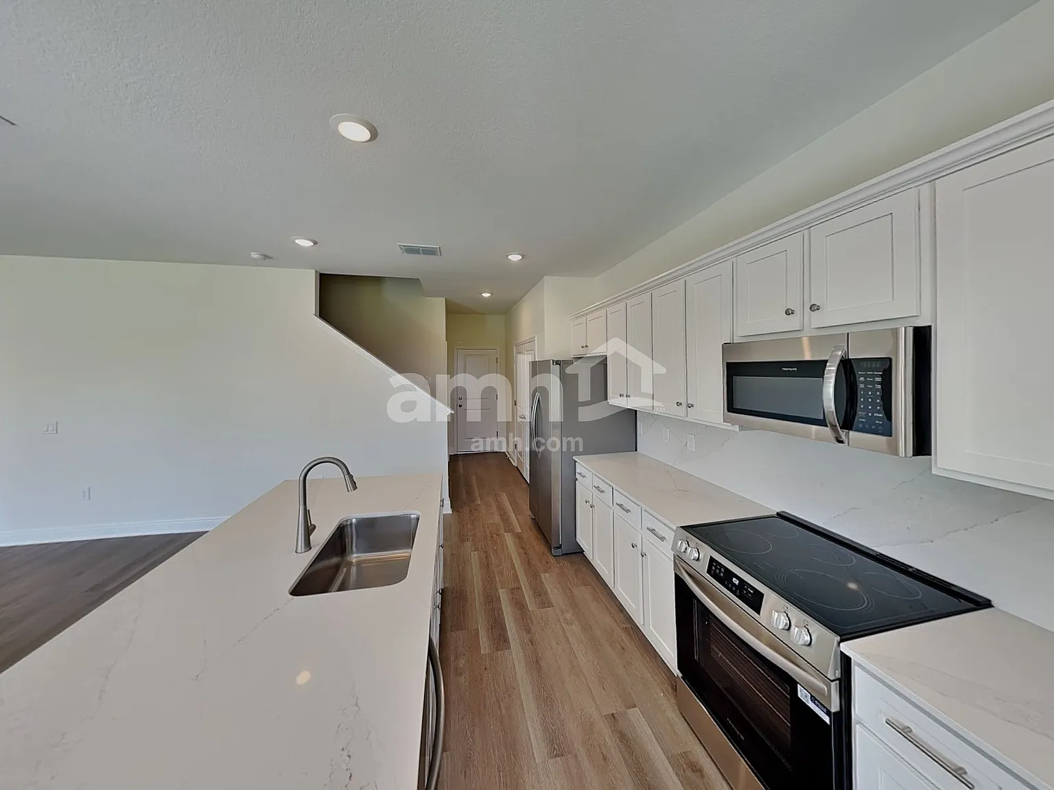 5 bed, 3.0 bath, 2407 sqft, $3,115 — Photo 4